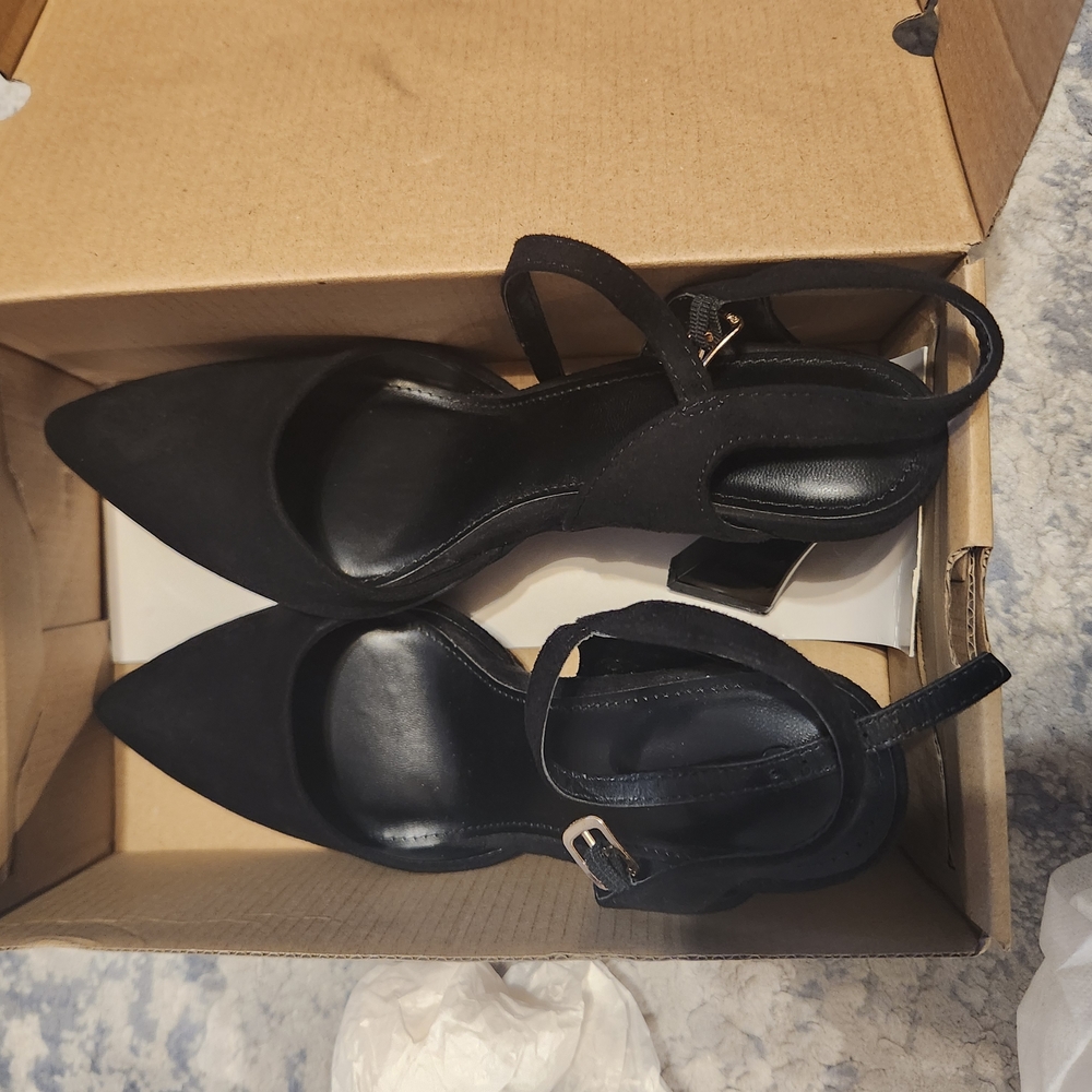 Women’s Black Pointed-Toe Ankle-Strap Heels